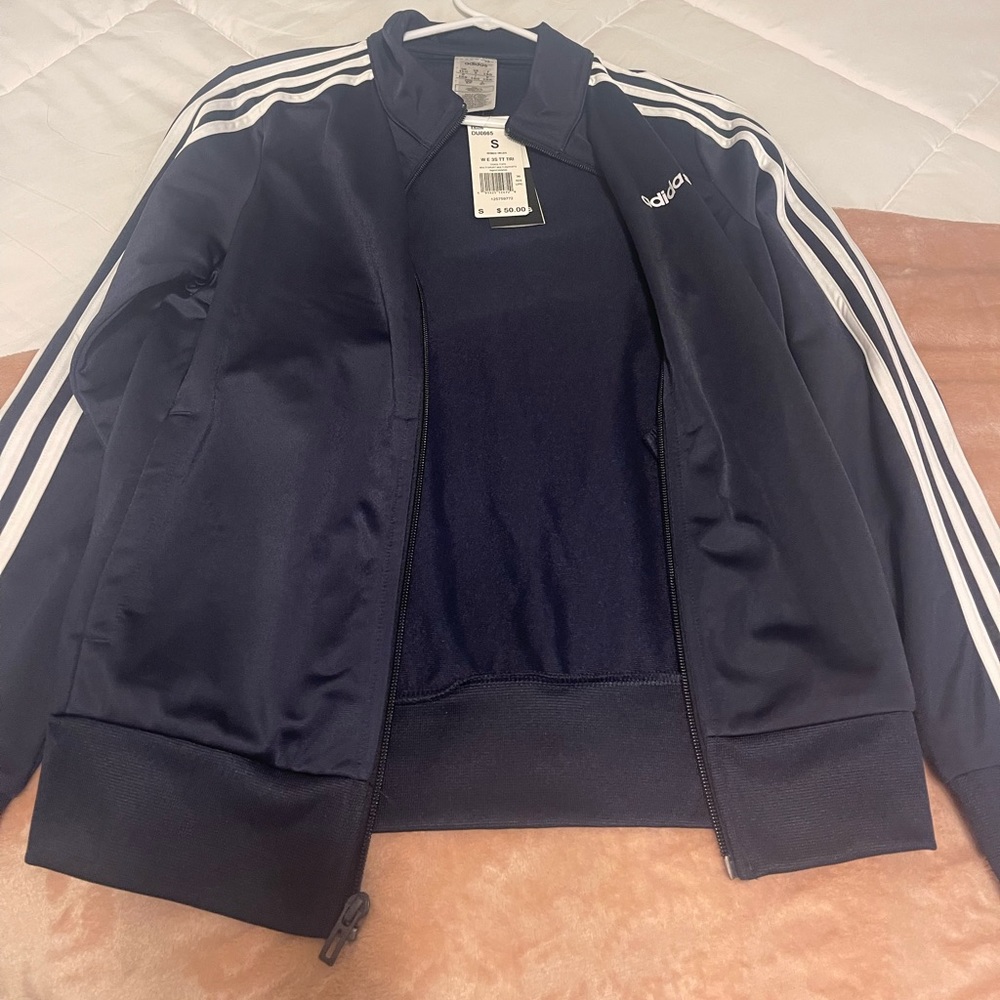 Adidas Women’s Track Jacket 💙